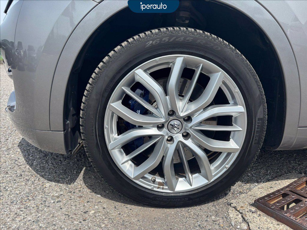 https://cdn-sm.caraffinity.it/images/vehicles/4737553/6/large