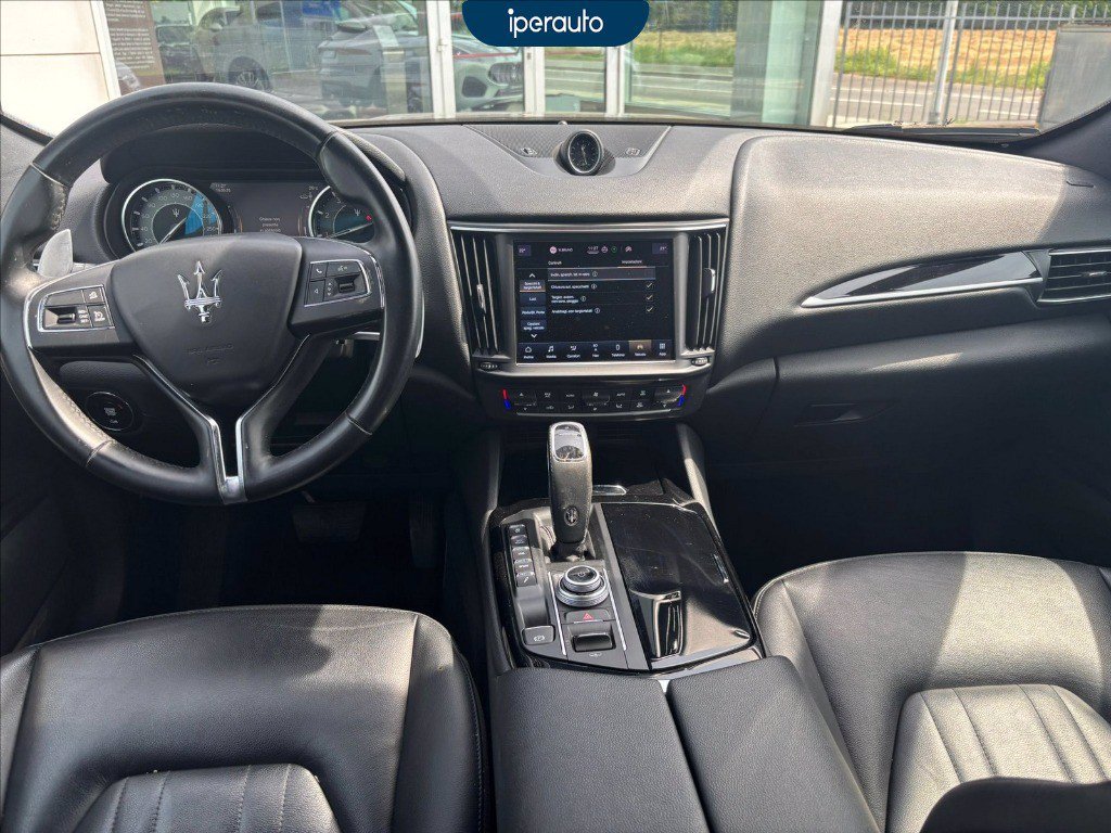 https://cdn-sm.caraffinity.it/images/vehicles/4737553/8/large