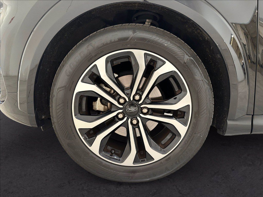 https://cdn-sm.caraffinity.it/images/vehicles/4737554/8/large