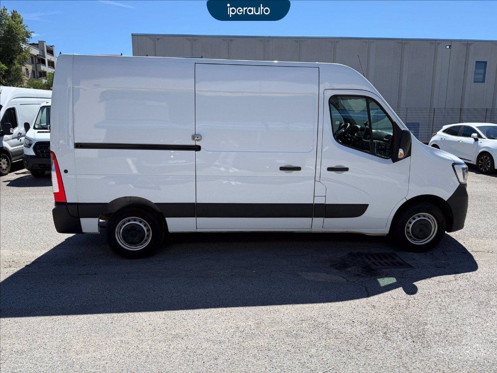 https://cdn-sm.caraffinity.it/images/vehicles/4738056/3/large