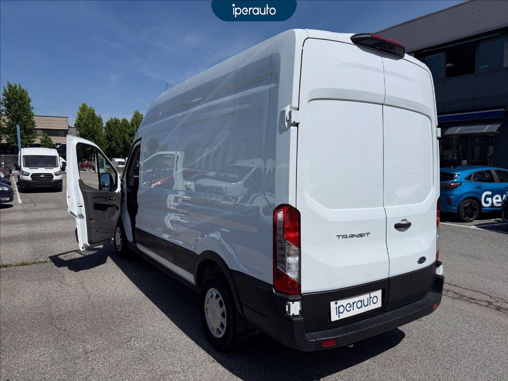 https://cdn-sm.caraffinity.it/images/vehicles/4738198/6/large