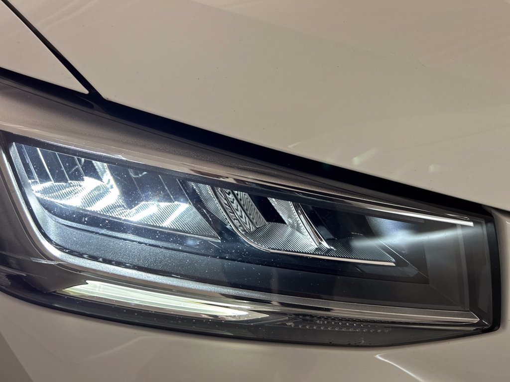 https://cdn-sm.caraffinity.it/images/vehicles/4738234/1/large