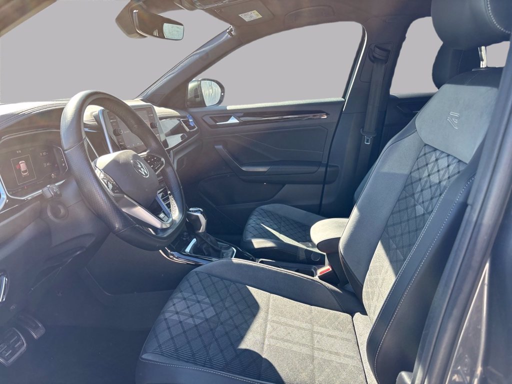 https://cdn-sm.caraffinity.it/images/vehicles/4738240/8/large