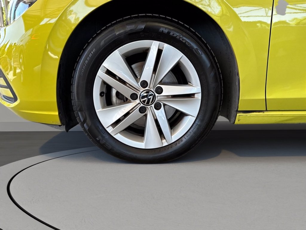 https://cdn-sm.caraffinity.it/images/vehicles/4738248/6/large