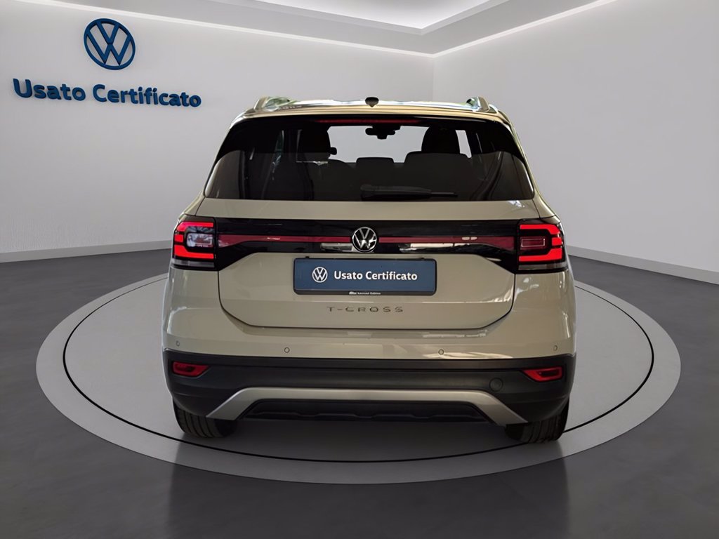 https://cdn-sm.caraffinity.it/images/vehicles/4738251/4/large