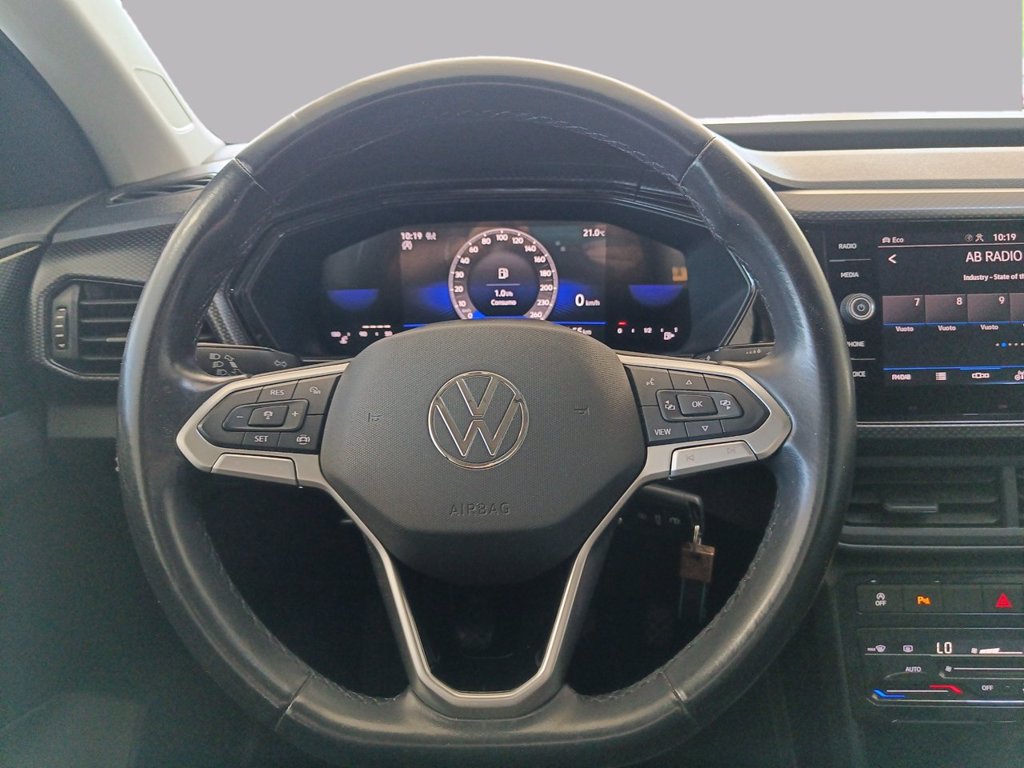 https://cdn-sm.caraffinity.it/images/vehicles/4738252/8/large