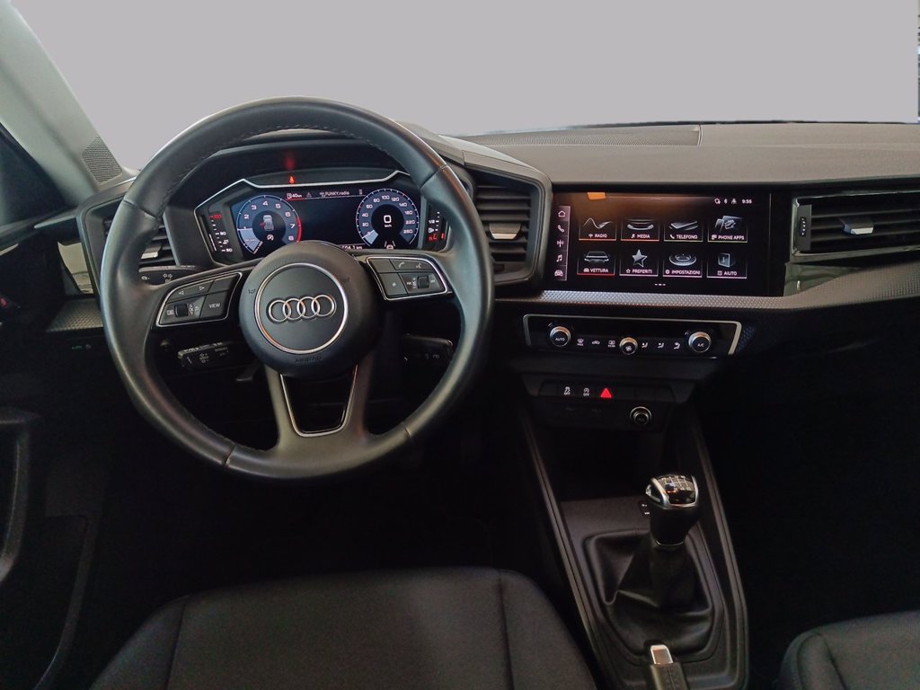 https://cdn-sm.caraffinity.it/images/vehicles/4739100/7/large
