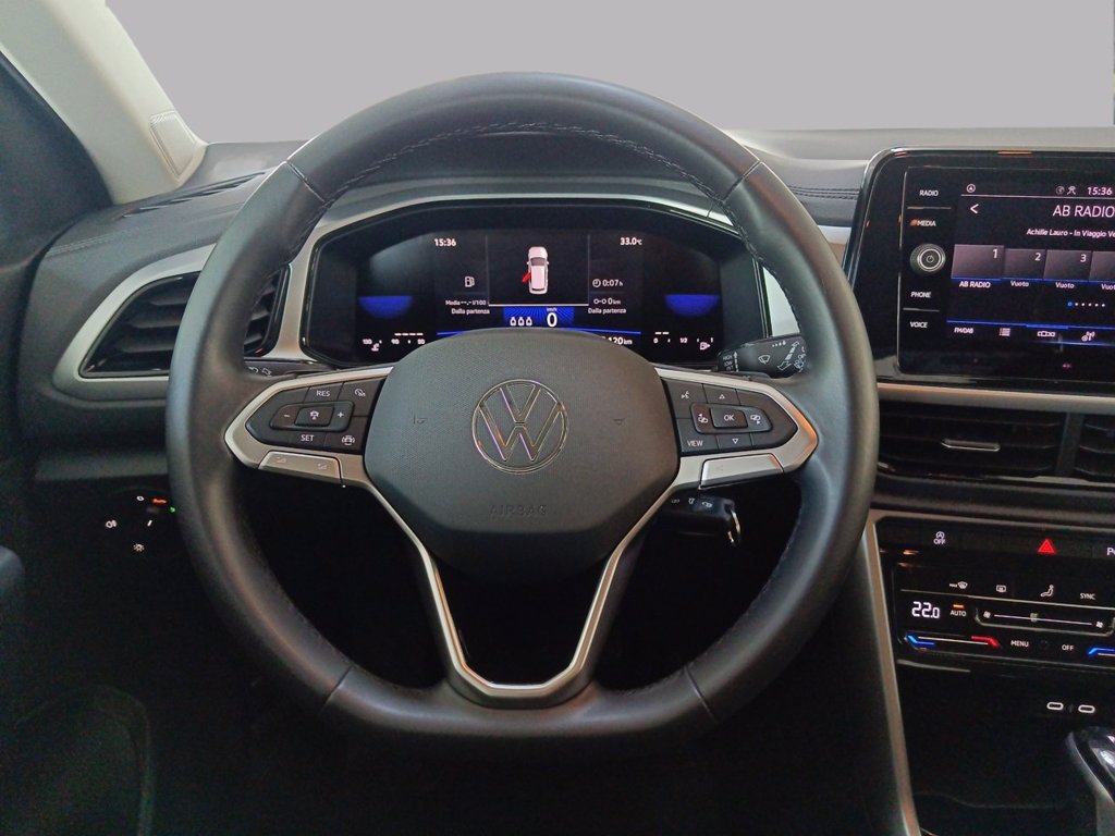 https://cdn-sm.caraffinity.it/images/vehicles/4740133/8/large