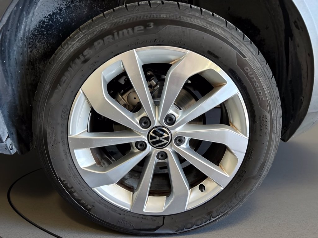 https://cdn-sm.caraffinity.it/images/vehicles/4740134/6/large
