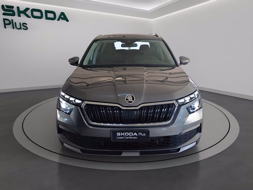 https://cdn-sm.caraffinity.it/images/vehicles/4741450/1/large