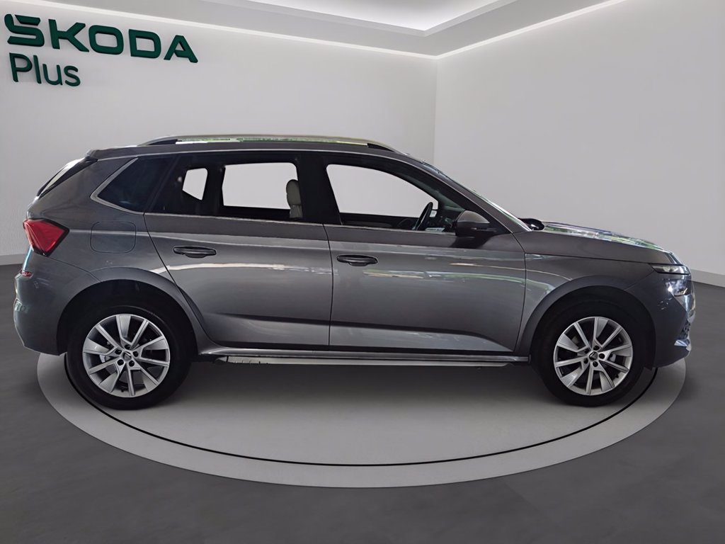 https://cdn-sm.caraffinity.it/images/vehicles/4741450/2/large