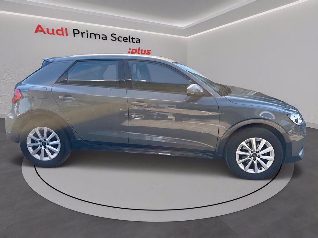 https://cdn-sm.caraffinity.it/images/vehicles/4741451/2/large