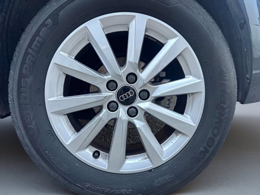 https://cdn-sm.caraffinity.it/images/vehicles/4741451/6/large