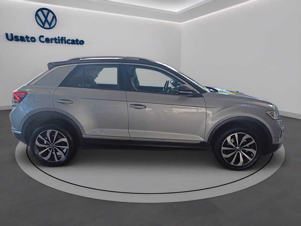 https://cdn-sm.caraffinity.it/images/vehicles/4741452/2/large