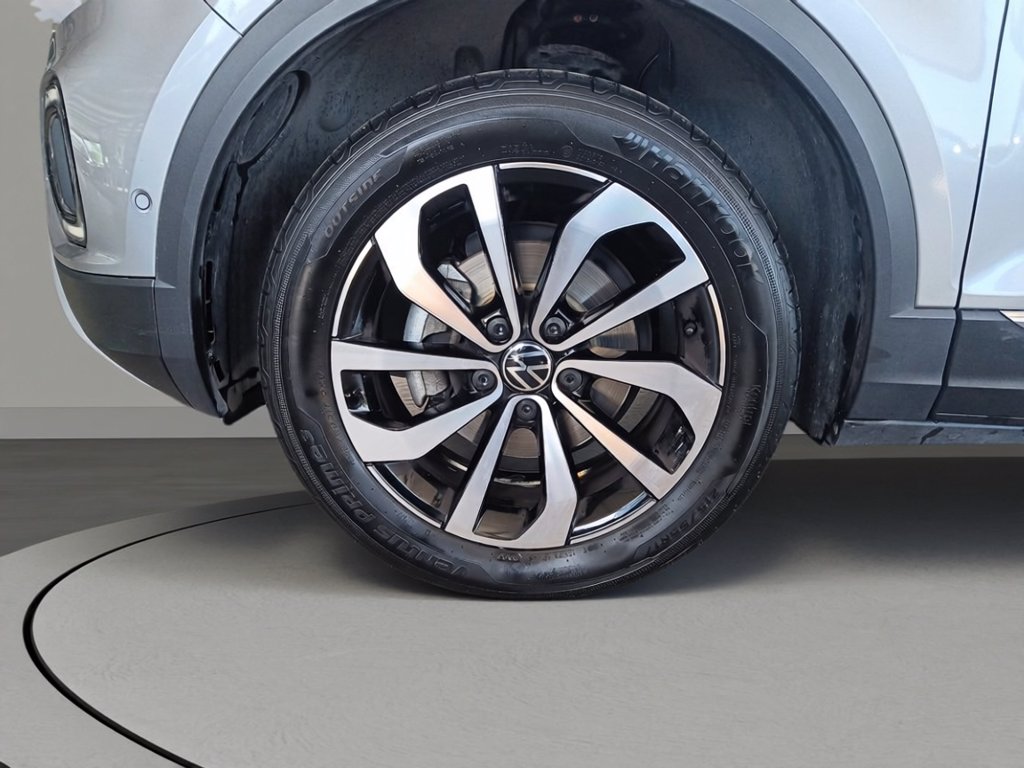 https://cdn-sm.caraffinity.it/images/vehicles/4741452/6/large