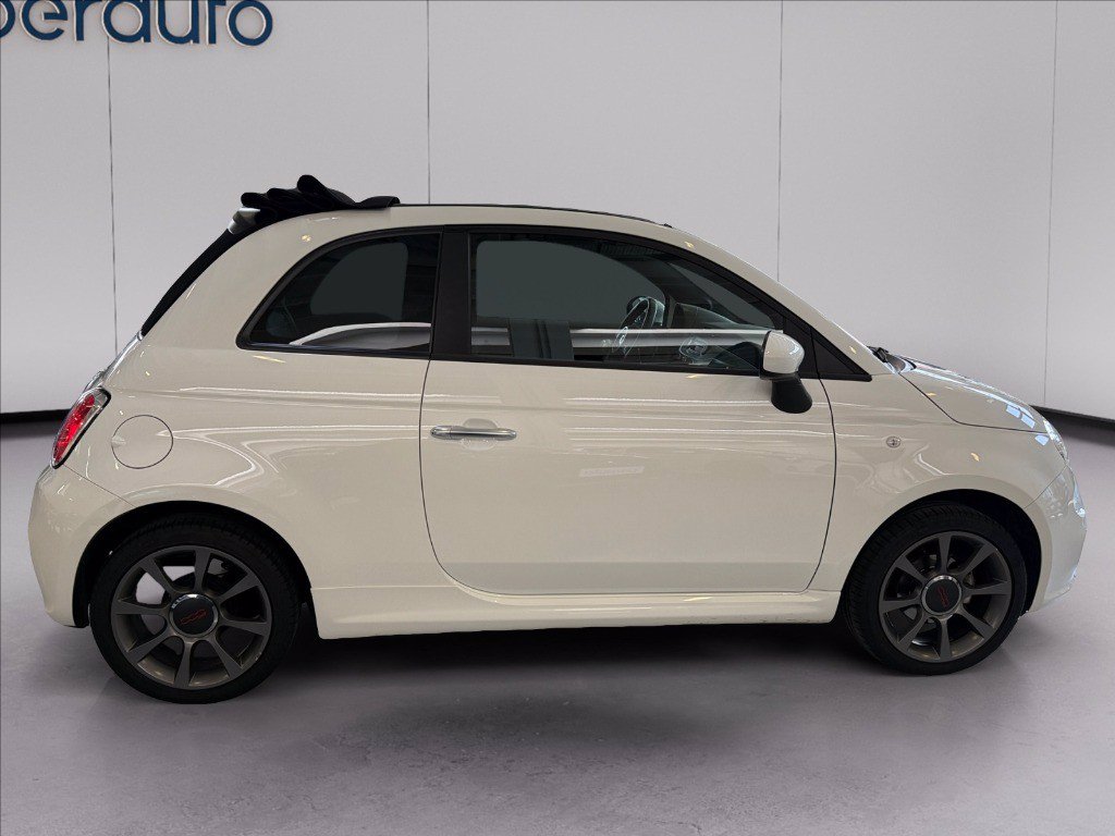https://cdn-sm.caraffinity.it/images/vehicles/4741855/7/large