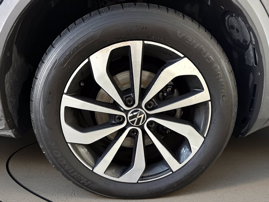 https://cdn-sm.caraffinity.it/images/vehicles/4742020/6/large