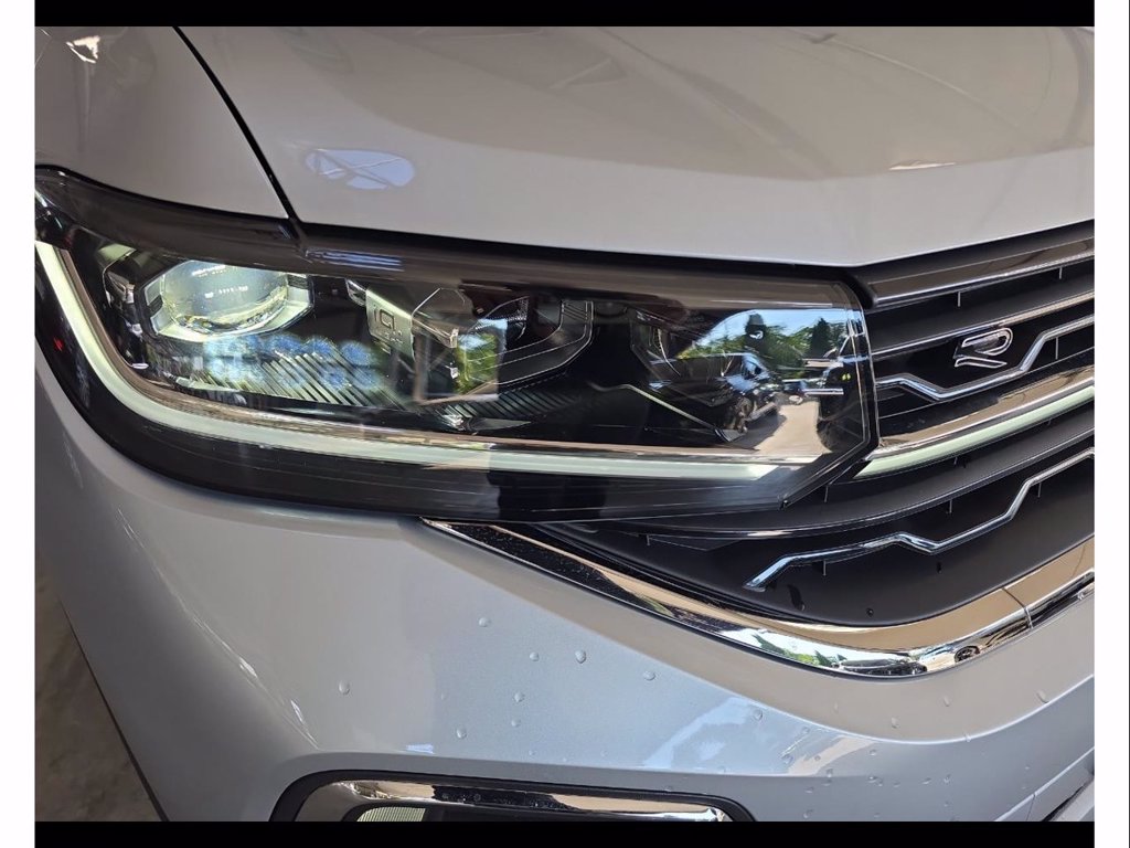 https://cdn-sm.caraffinity.it/images/vehicles/4742021/5/large