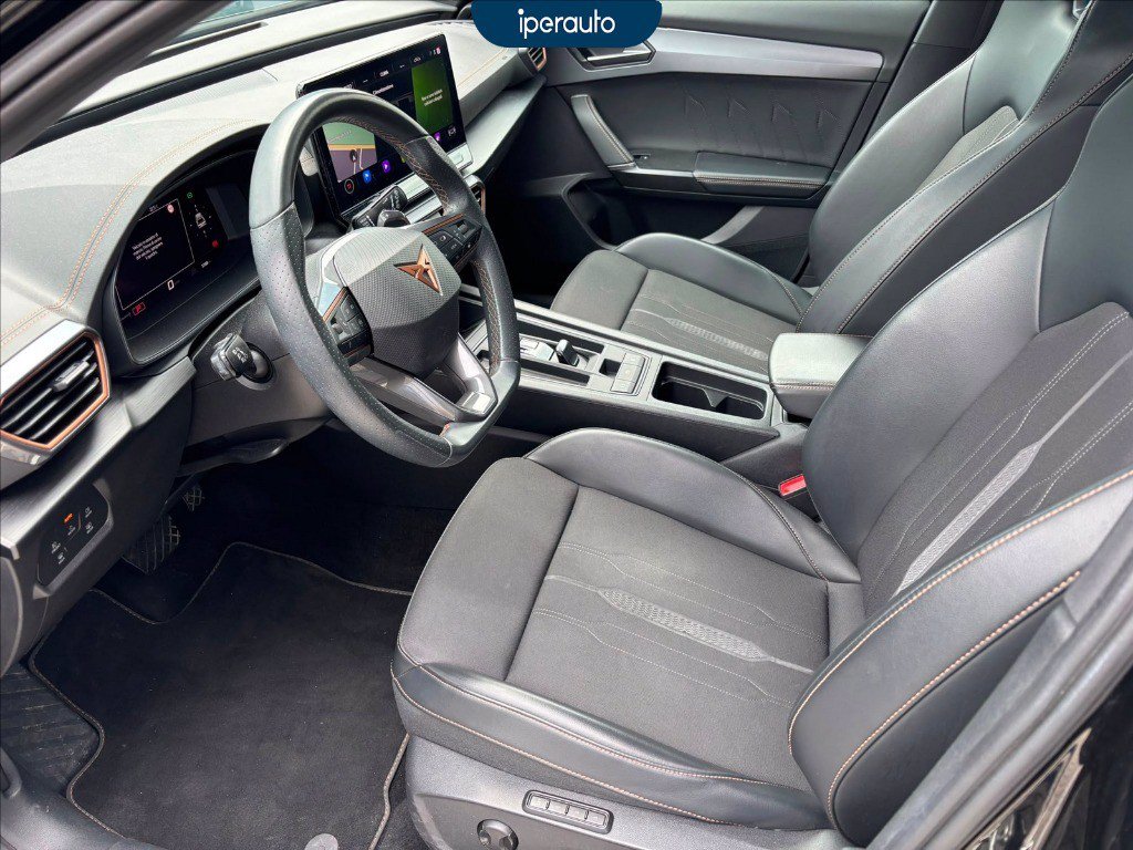 https://cdn-sm.caraffinity.it/images/vehicles/4742272/7/large