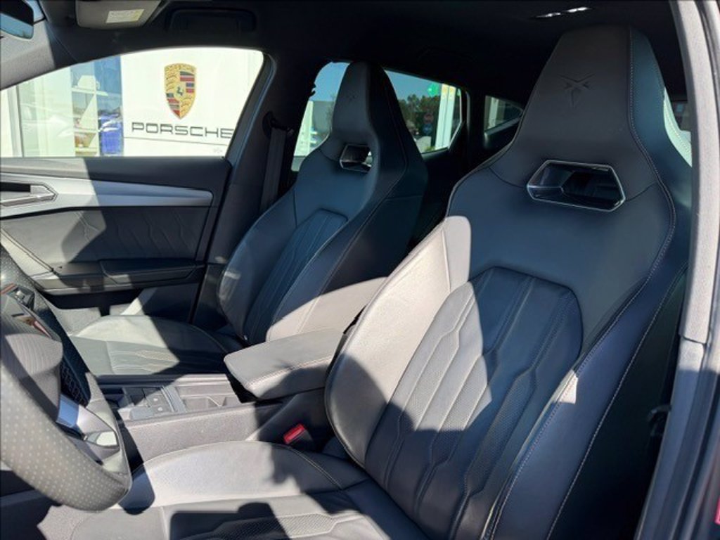 https://cdn-sm.caraffinity.it/images/vehicles/4742282/7/large