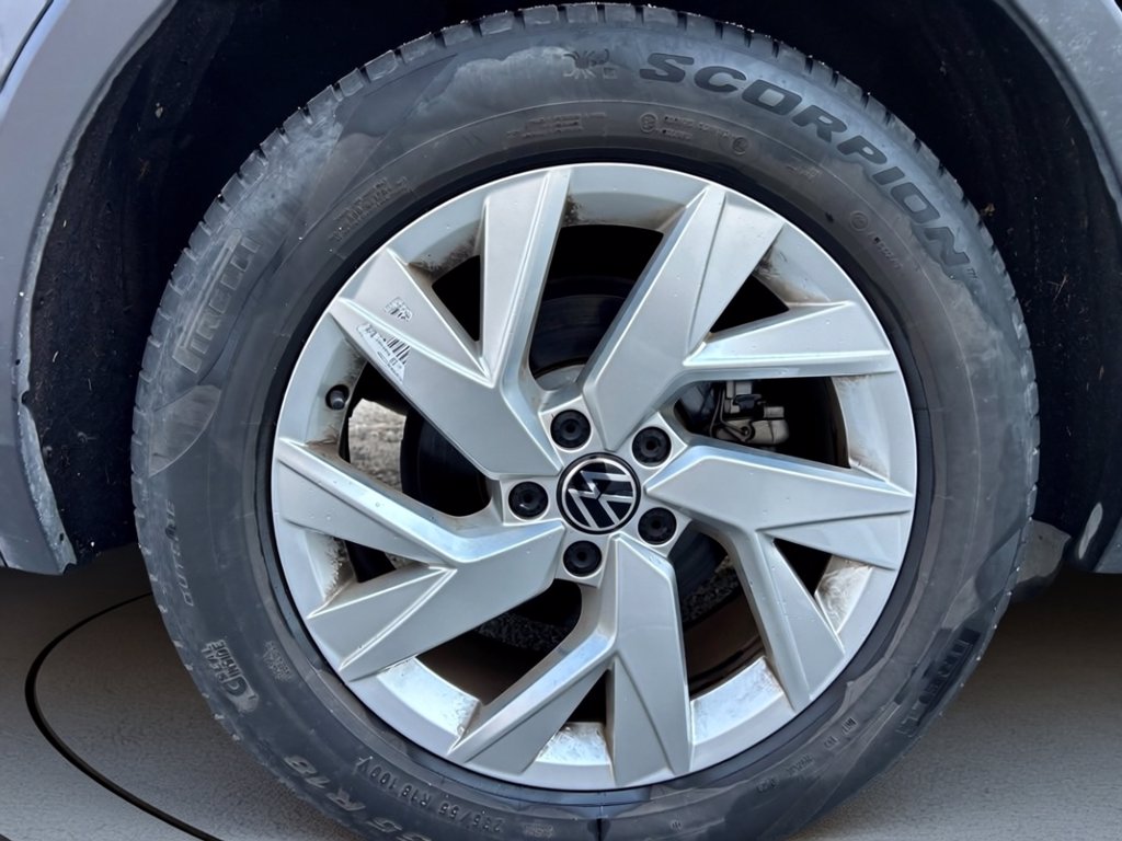 https://cdn-sm.caraffinity.it/images/vehicles/4742746/5/large