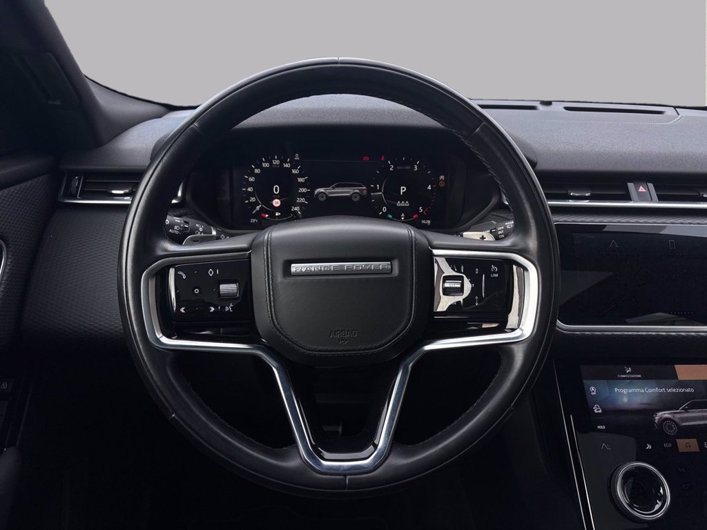 https://cdn-sm.caraffinity.it/images/vehicles/4742749/8/large