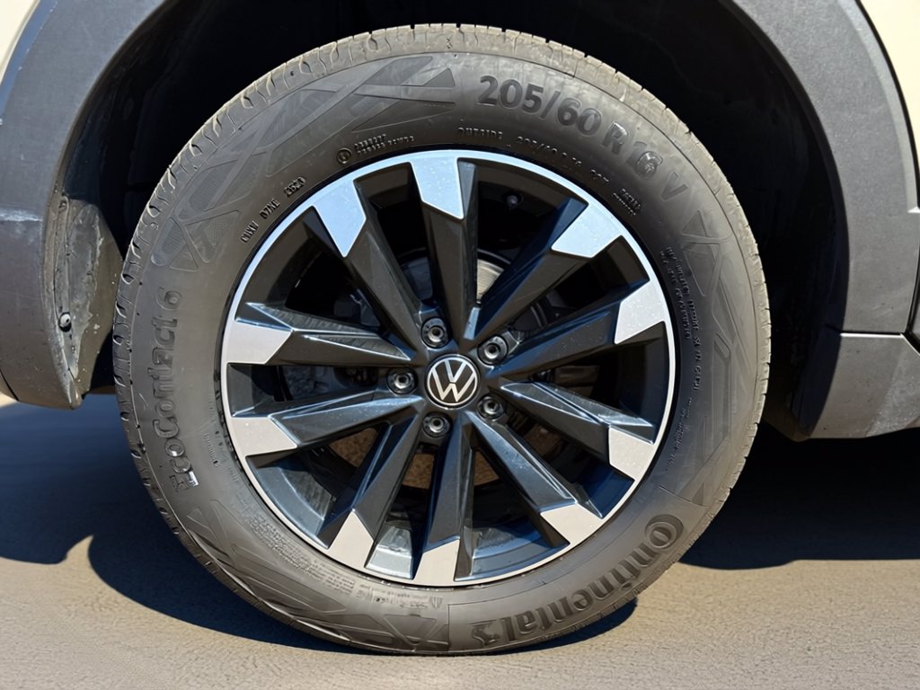 https://cdn-sm.caraffinity.it/images/vehicles/4742750/6/large