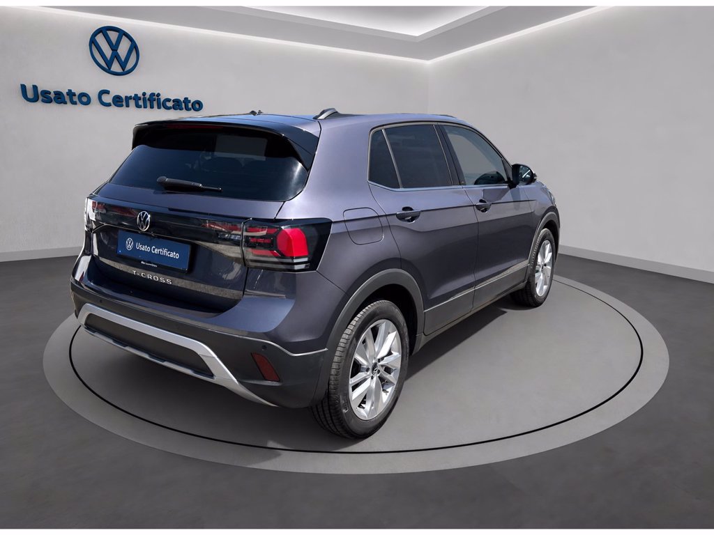 https://cdn-sm.caraffinity.it/images/vehicles/4742751/3/large