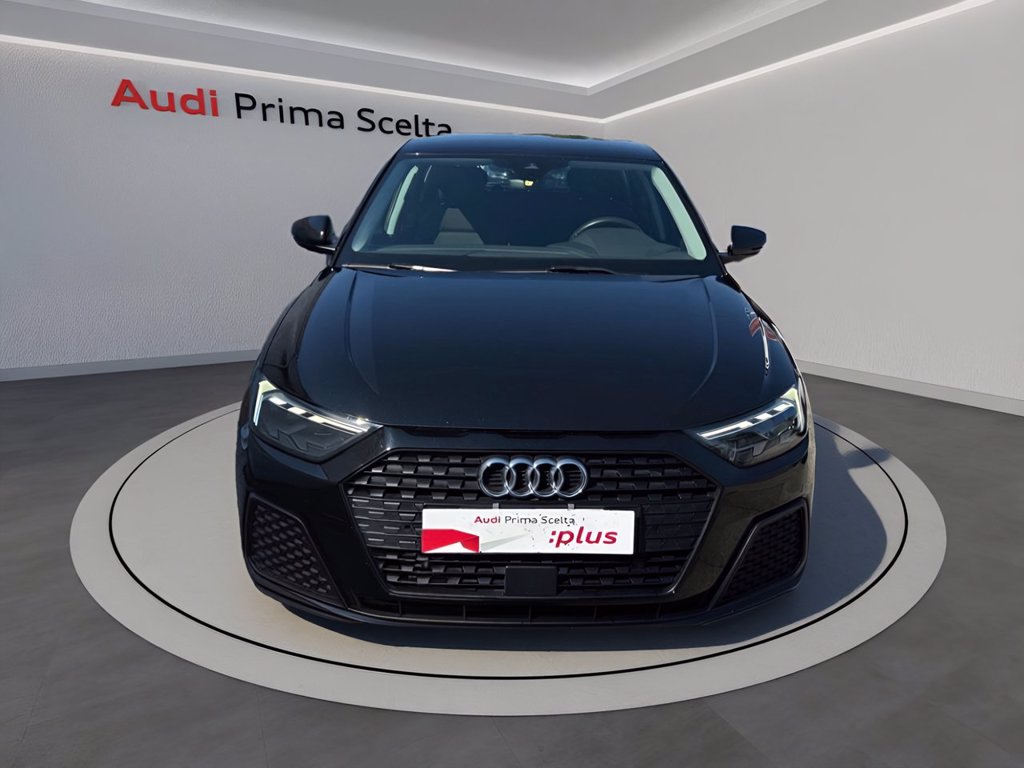 https://cdn-sm.caraffinity.it/images/vehicles/4742754/1/large