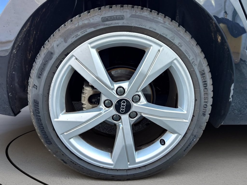 https://cdn-sm.caraffinity.it/images/vehicles/4742754/6/large