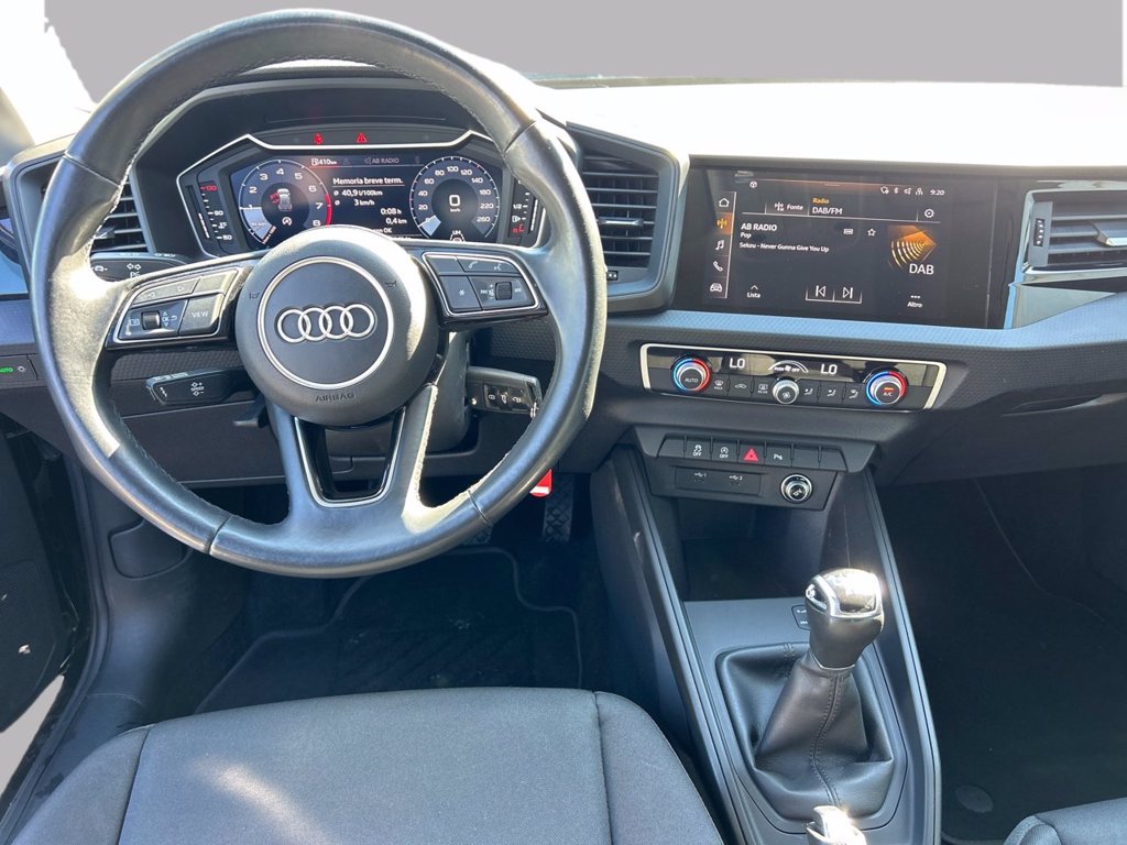 https://cdn-sm.caraffinity.it/images/vehicles/4742754/7/large