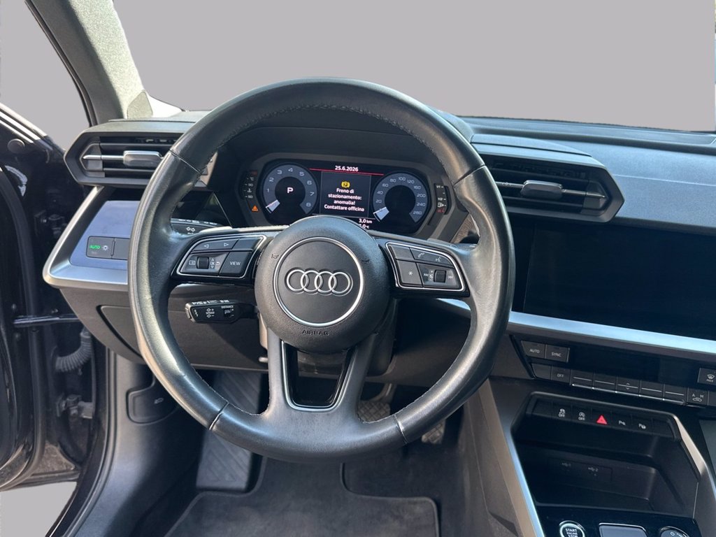 https://cdn-sm.caraffinity.it/images/vehicles/4742755/8/large