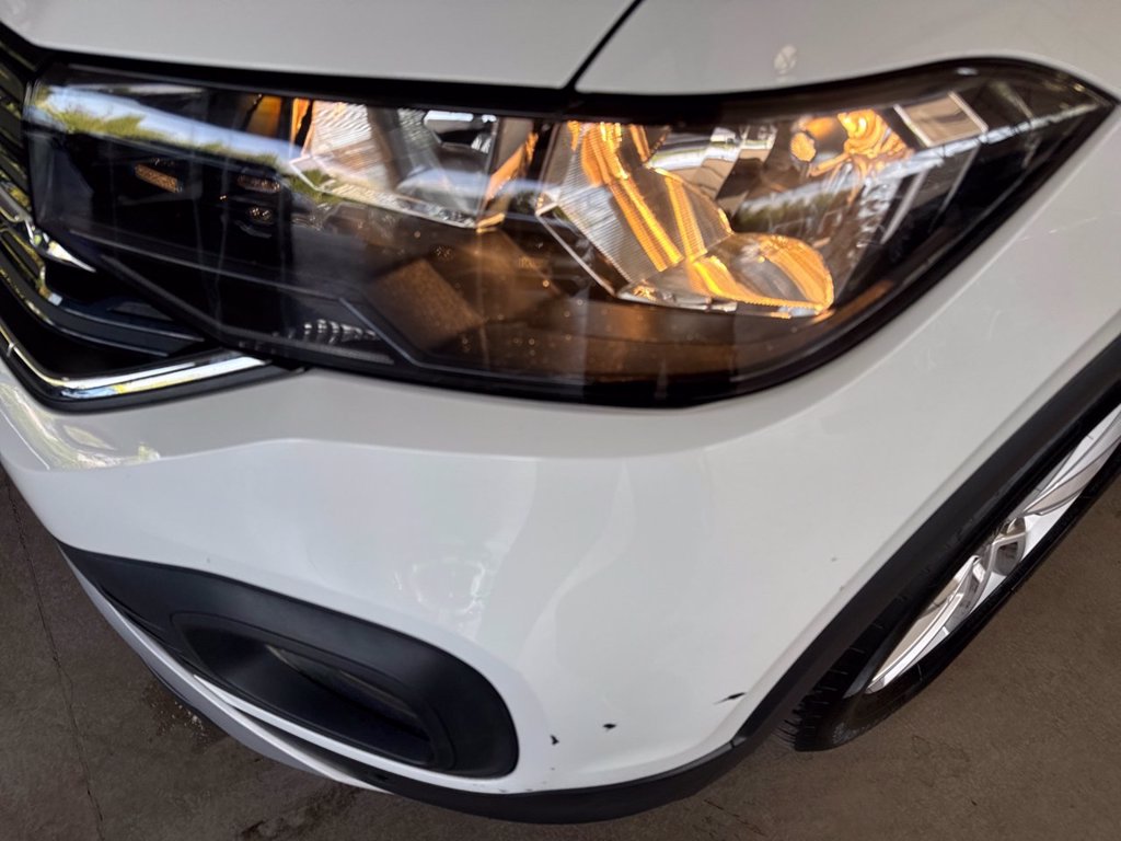 https://cdn-sm.caraffinity.it/images/vehicles/4743388/5/large