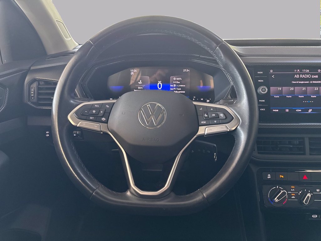https://cdn-sm.caraffinity.it/images/vehicles/4743388/8/large