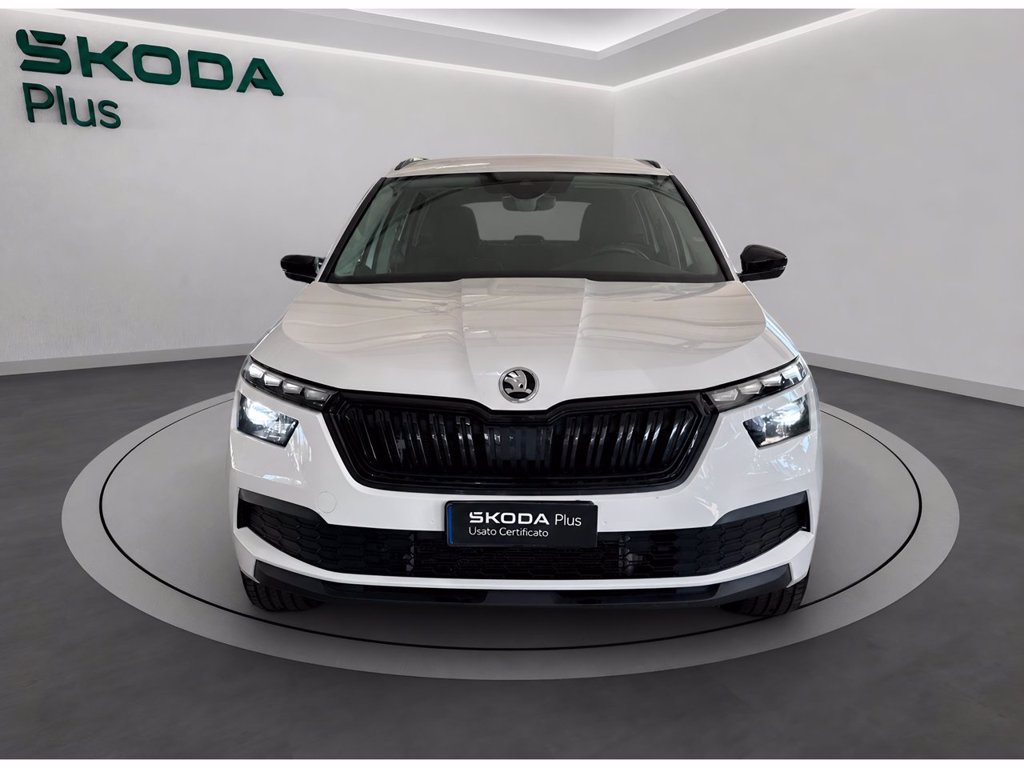 https://cdn-sm.caraffinity.it/images/vehicles/4743390/1/large