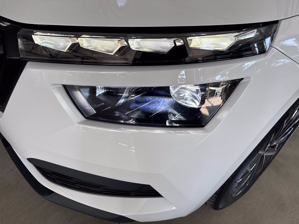 https://cdn-sm.caraffinity.it/images/vehicles/4743390/5/large