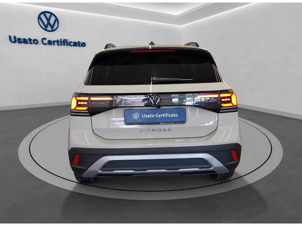 https://cdn-sm.caraffinity.it/images/vehicles/4743393/4/large