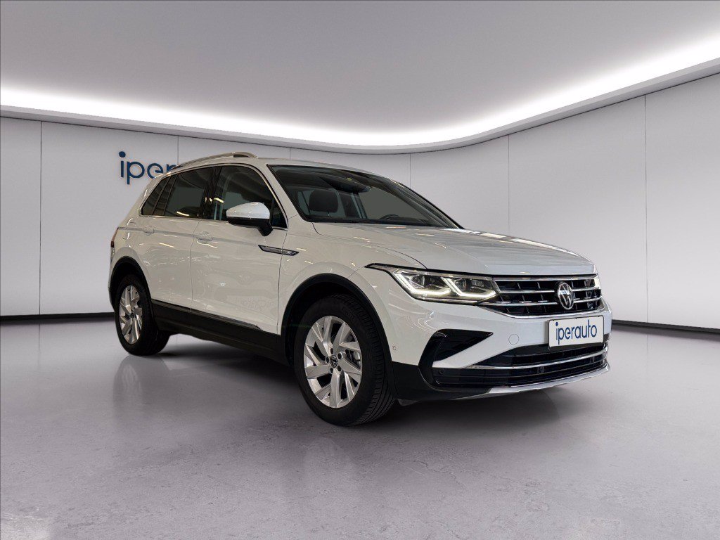 https://cdn-sm.caraffinity.it/images/vehicles/4744966/6/large