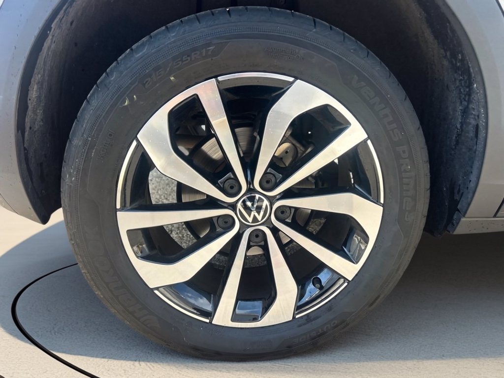 https://cdn-sm.caraffinity.it/images/vehicles/4746061/6/large