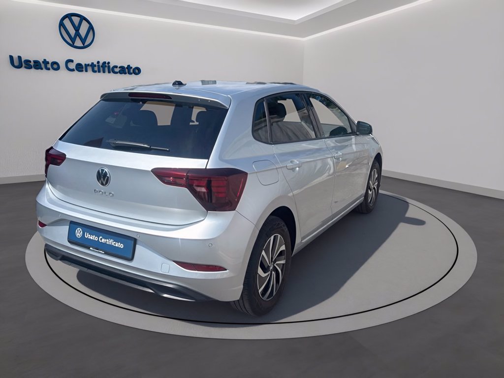 https://cdn-sm.caraffinity.it/images/vehicles/4746062/3/large