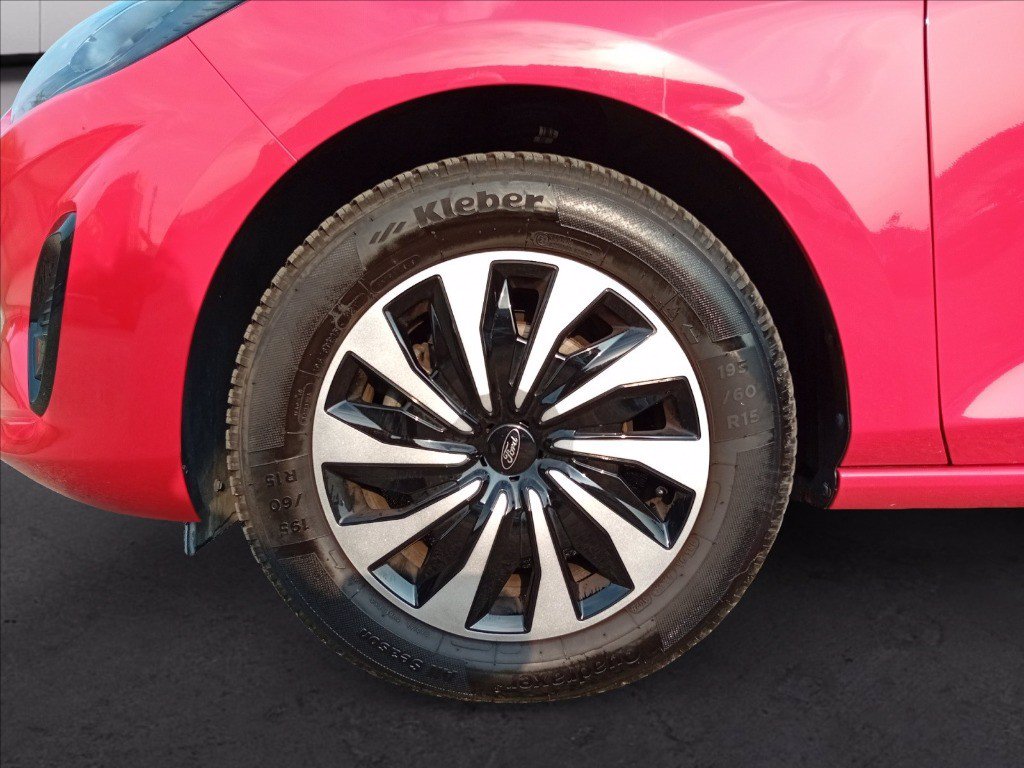 https://cdn-sm.caraffinity.it/images/vehicles/4746426/8/large