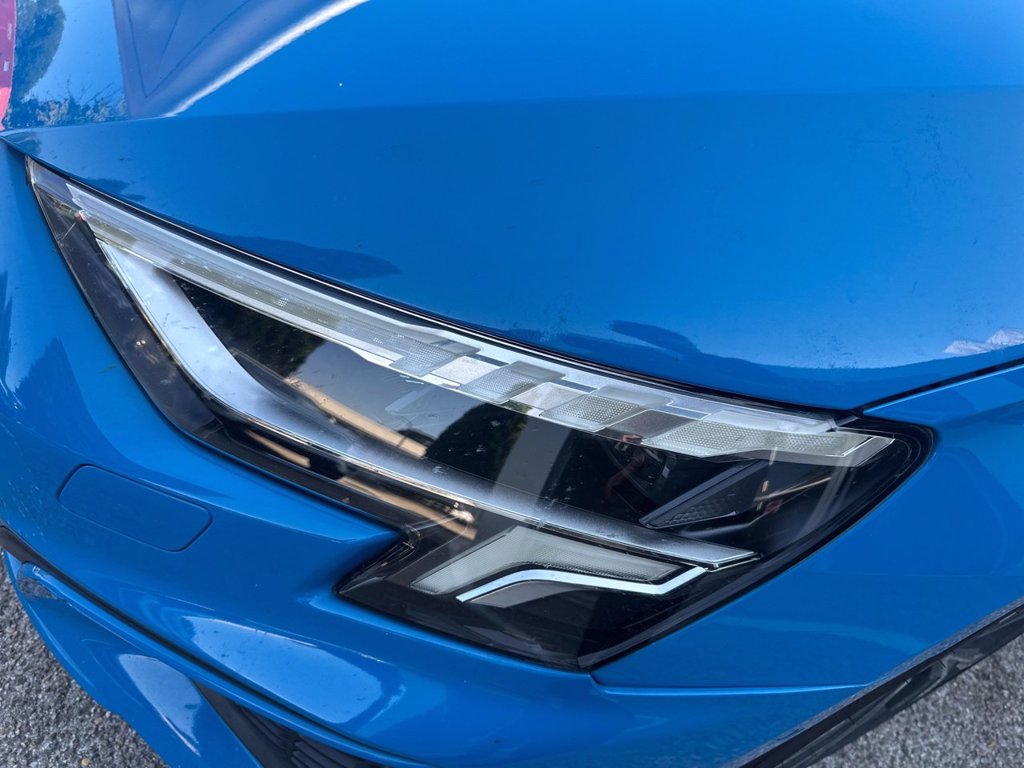 https://cdn-sm.caraffinity.it/images/vehicles/4746857/5/large