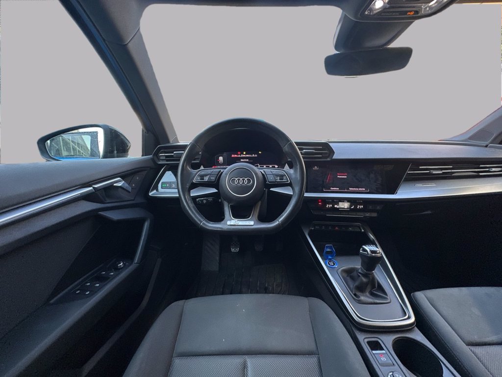 https://cdn-sm.caraffinity.it/images/vehicles/4746857/8/large