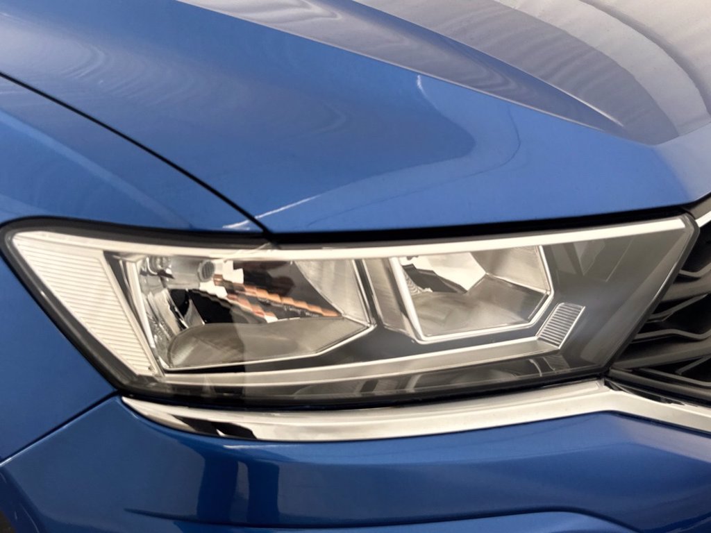 https://cdn-sm.caraffinity.it/images/vehicles/4747216/5/large