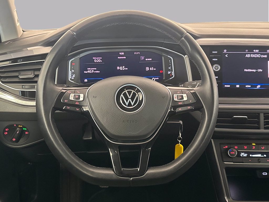 https://cdn-sm.caraffinity.it/images/vehicles/4747218/8/large
