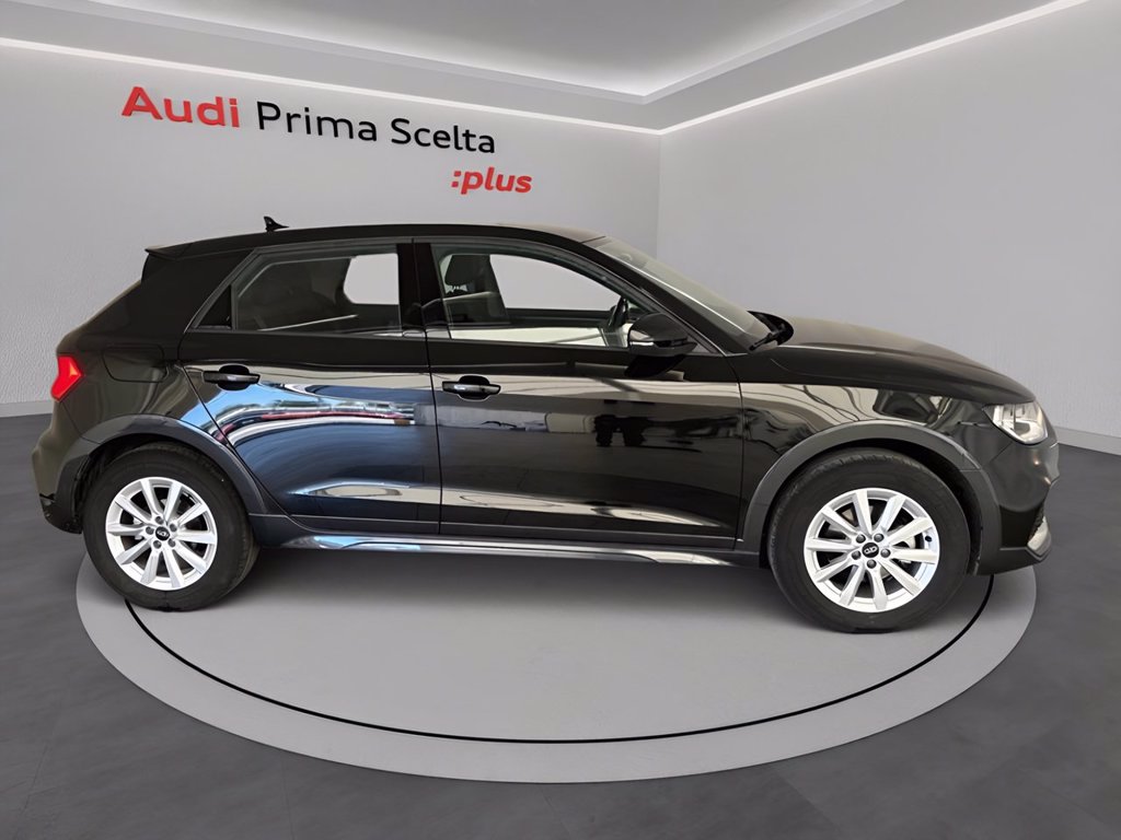 https://cdn-sm.caraffinity.it/images/vehicles/4747220/2/large