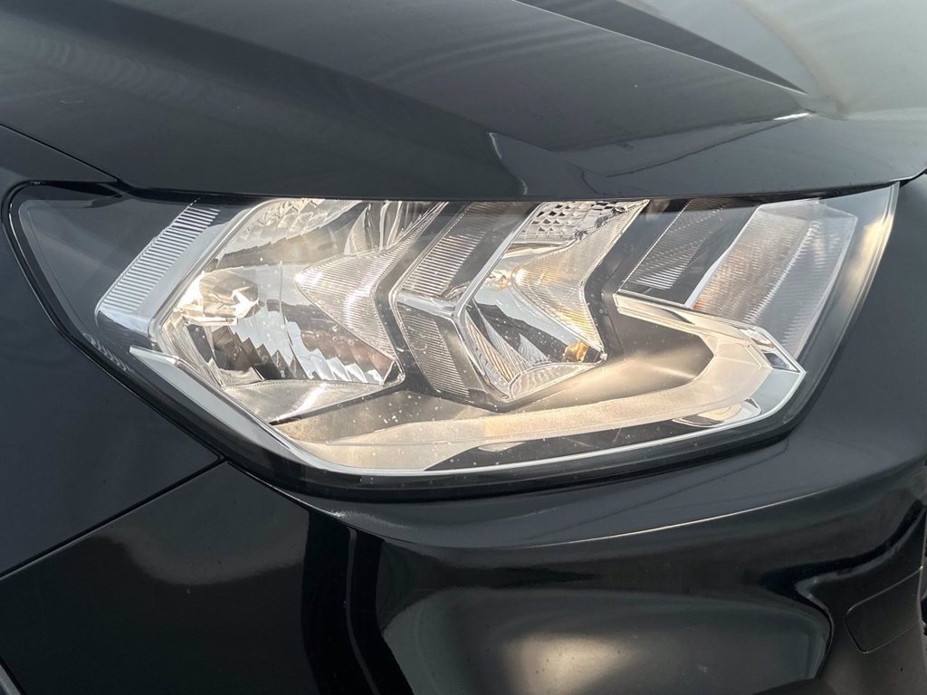 https://cdn-sm.caraffinity.it/images/vehicles/4747220/5/large
