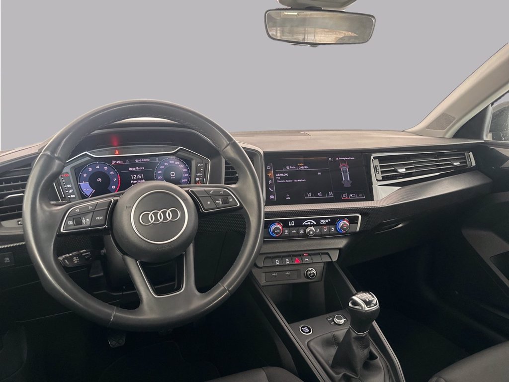 https://cdn-sm.caraffinity.it/images/vehicles/4747220/7/large
