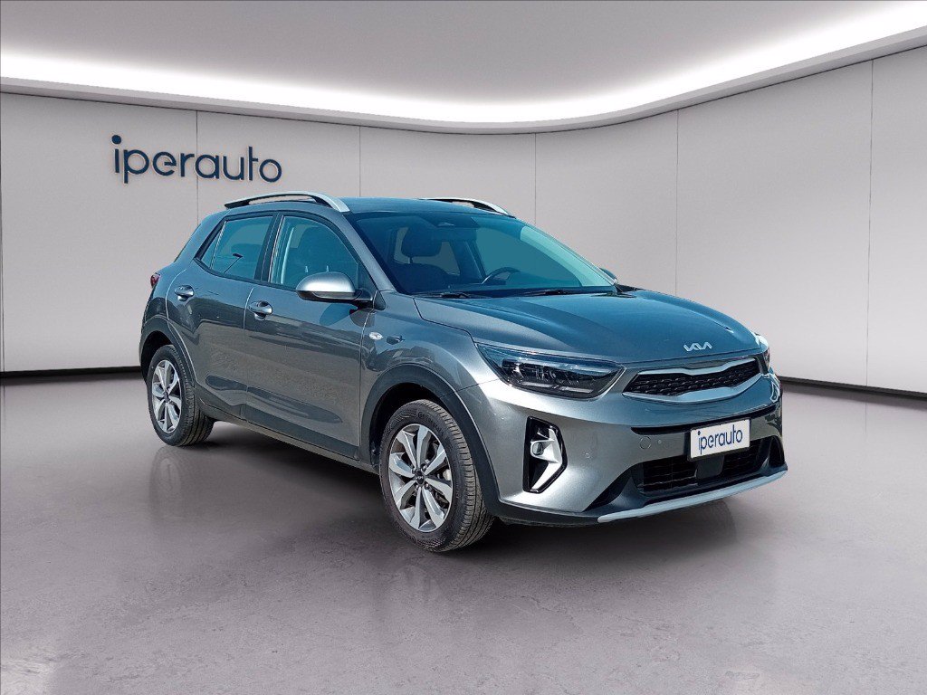 https://cdn-sm.caraffinity.it/images/vehicles/4747750/6/large