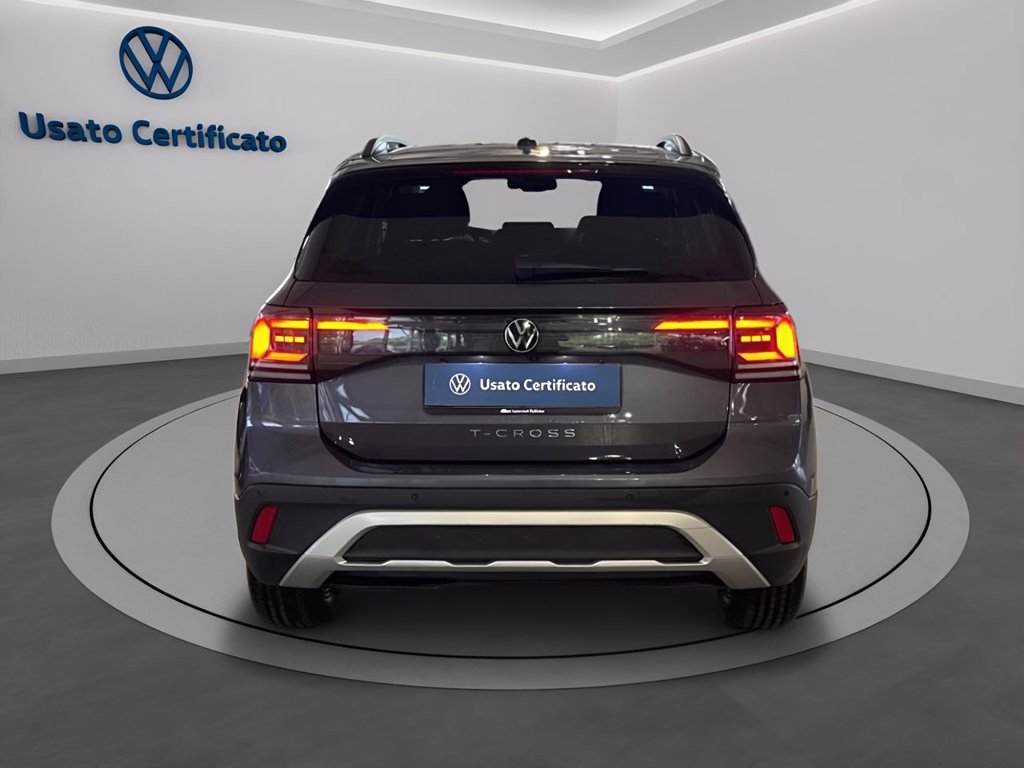 https://cdn-sm.caraffinity.it/images/vehicles/4748253/4/large